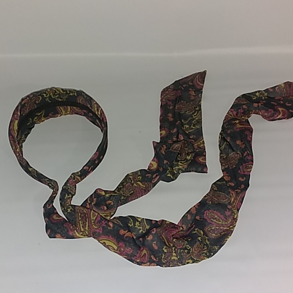 Set of 3 Different Horseshoe Hair Bands With Ties - Picture 6 of 6